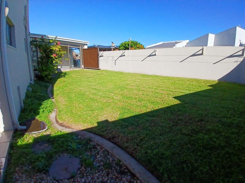 4 Bedroom Property for Sale in Stilbaai Wes Western Cape